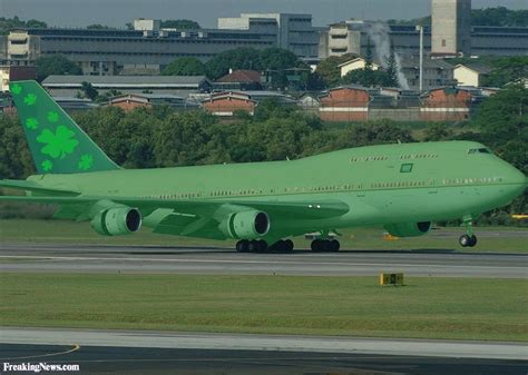 Green plane Pictures | Aircraft art, Green, Picture