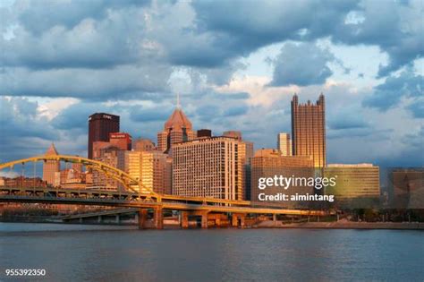 Pittsburgh Skyline Sunset Photos and Premium High Res Pictures - Getty ...