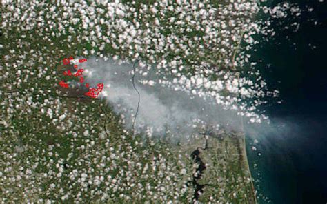 Swamp fire between Georgia, Florida visible from space | Featured ...