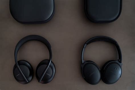 Bose 700 vs QC35: Which Headphones Are Better? - TravelFreak