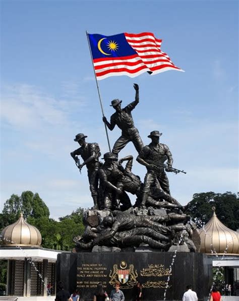 THE UNIQUENESS OF MALAYSIA: HISTORICAL MONUMENT