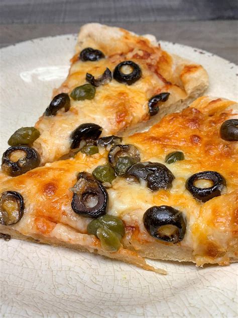 Pizza with Black Olives and Capers - Hot Rod's Recipes