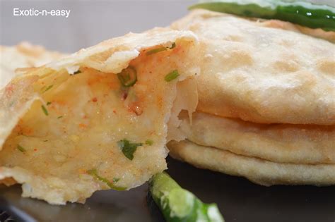 exotic-n-easy cooking: Aloo Bhatura (Potato Stuffed Bread)