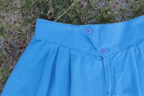 1980's Blue High Waisted Diamond Shape Flare Shorts - Gem