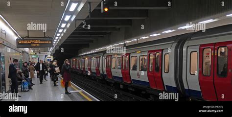 Circle Line Train and passengers,London underground,England,UK Stock Photo - Alamy