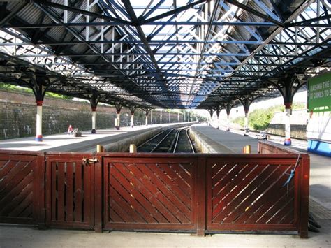 Railway Station in Dundee © Duncan David McColl cc-by-sa/2.0 ...