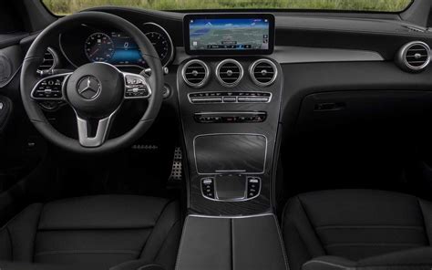 Mercedes-Benz GLC300 4MATIC Coupe 2020 | SUV Drive