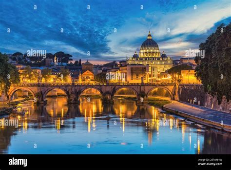 River tiber sunset hi-res stock photography and images - Alamy