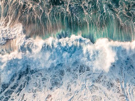 Photographer captures immense power of stunning Hawaii's Banzai ...