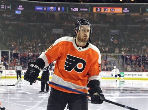 Flyers’ Kevin Hayes Paying Tribute to Late Brother During 2021-22 Season