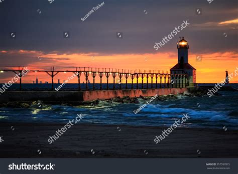 Michigan City Indiana Lighthouse Chicago Skyline Stock Photo 357597815 | Shutterstock