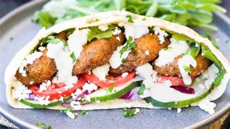 calories in falafel pita wrap