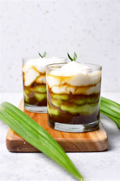 Kue Jongkong in Cups (Pandan Coconut Rice Pudding) - Taste of Nusa