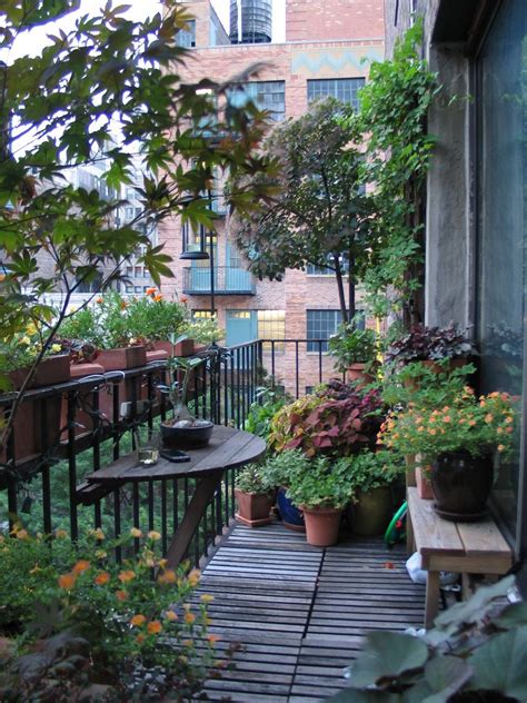 This is a NYC balcony, but the design could be used in a back yard ...