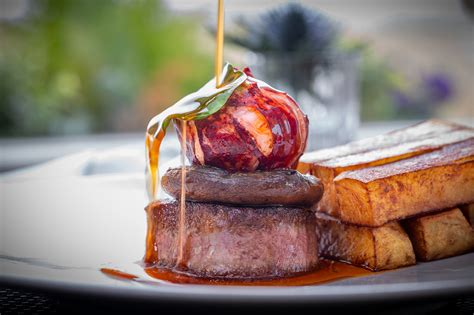 Steaks and seafood at Edinburgh's new Surf & Turf restaurant | Hood Magazine