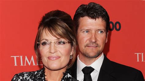 Sarah Palin's husband Todd Palin files for divorce - ABC7 Chicago