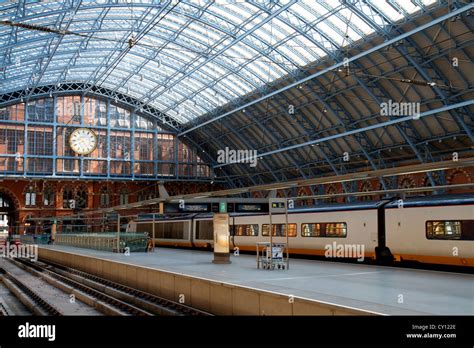 London St Pancras International Eurostar Station terminal and platform ...