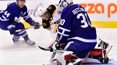 Pastrnak's goal sends Bruins past Maple Leafs 3-2