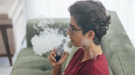 Confessions of a 13-year-old vape addict as TGA moves to reform vaping ...