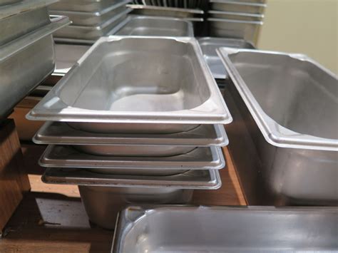 Multiple Metal Food Storage Containers (Some Lids), Misc Sizes - Oahu ...