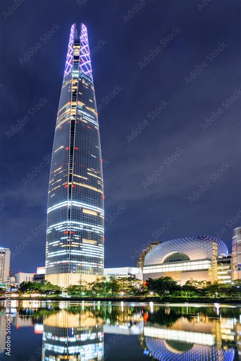 Awesome night view of Lotte World Tower at downtown, Seoul Stock Photo ...