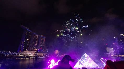 Singapore Drone show end - YouTube