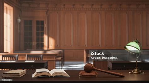 Judges Bench In Courtroom Stock Photo - Download Image Now - Courtroom, Legal Trial, Jury Box ...