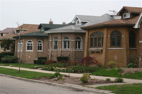 File:Rogers Park Manor Bungalow Historic Ditrict 1.JPG - Wikimedia Commons