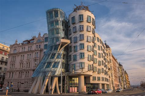 Frank Gehry Buildings - The Architect's Look