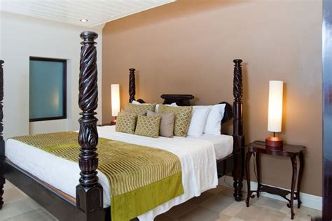 Island Inn Hotel, Barbados | Holidays 2024/2025 | Luxury & Tailor-Made with Wexas Travel