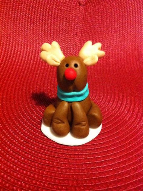 Fondant reindeer : ) | Cake decorating with fondant, Gingerbread ...