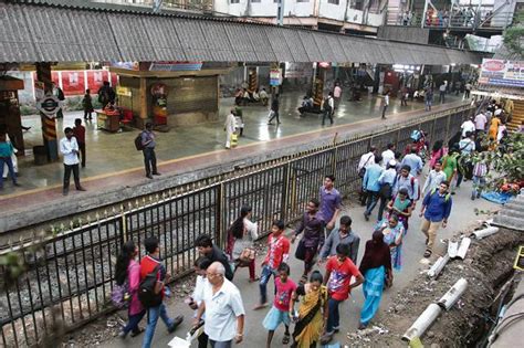 Unclog Mumbai: No room to breathe in Chembur station | Mumbai news ...