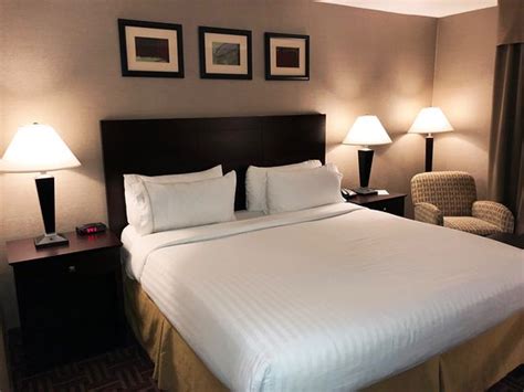 HOLIDAY INN EXPRESS BOSTON SOUTH - BROCKTON $104 ($̶1̶1̶4̶) - Updated ...