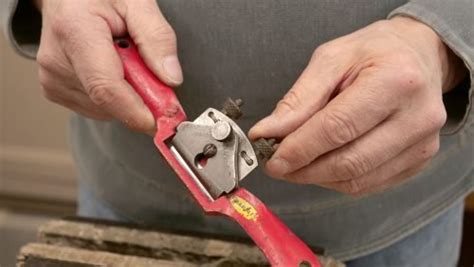 Sharpening a Spokeshave | Setting Up and Sharpening Guides | Common ...