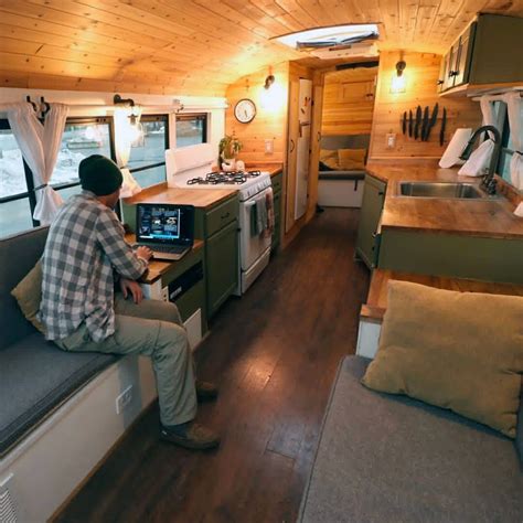 Awesome 22 Skoolie School Bus RV Conversion Homes https://camperism.co/2018/07/06/22-skoolie ...