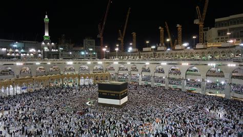 More than 2 million Muslims gather in Mecca as hajj pilgrimage begins - CBS News