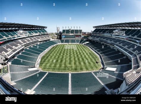 American football stadium empty hi-res stock photography and images - Alamy