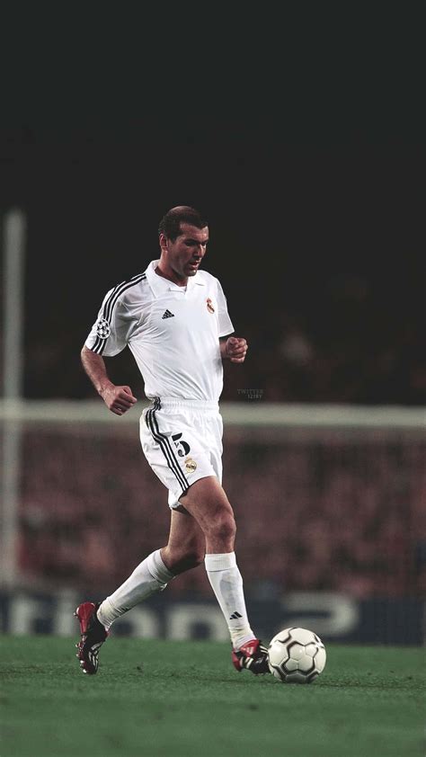 Download Zinedine Zidane Football Game Photography Wallpaper | Wallpapers.com