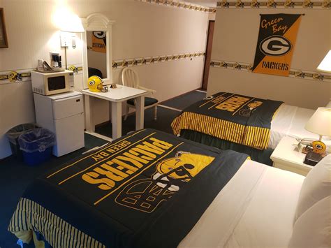 Green Bay Packers (Room 113) – Pioneer Motor Inn