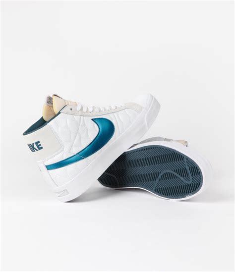 Nike SB Blazer Mid Shoes - Summit White / Nightshade - White | Flatspot