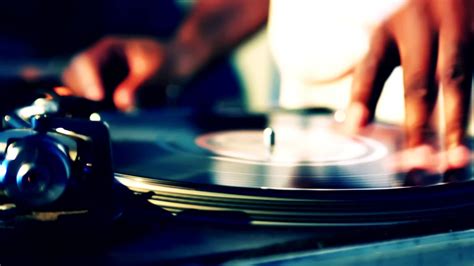 Dj Mixing With Vinyl at Sharon Dix blog