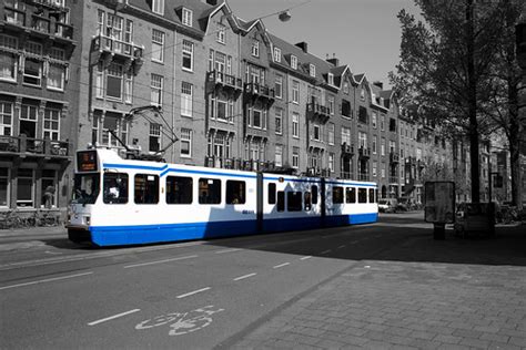 Tram Amsterdam noir et blanc partiel | Guillaume Richer | Flickr