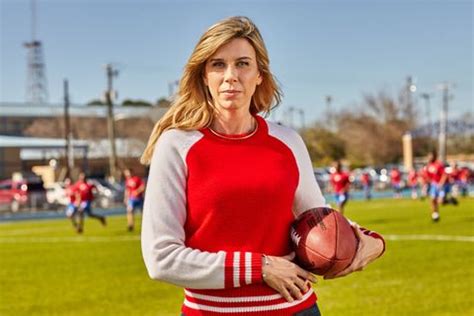 The First Female NFL Referee - How Sarah Thomas Became a Football Ref