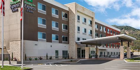 Holiday Inn Express & Suites in Ukiah, CA. Beautiful, new Mendocino County hotel!