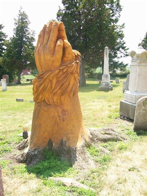 Unusual headstones, Cemetery statues, Cemetery monuments