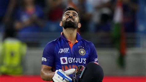 Kohli scripts 2 magnificent world records with sensational fifty vs ...