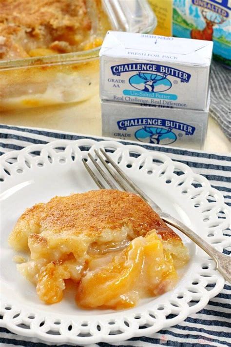 Easy Southern Peach Cobbler - Love Bakes Good Cakes