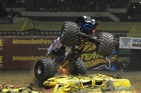 son uva digger | Monster trucks, Monster, Monster jam