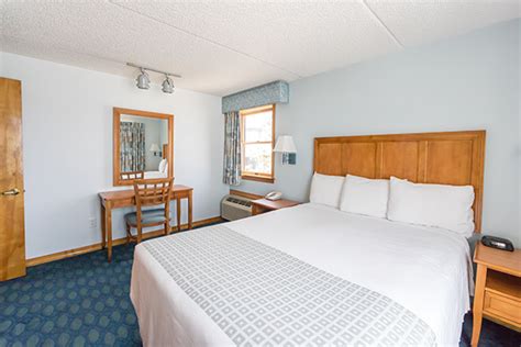 Ocean Front Motel Room – Sea Crest Inn