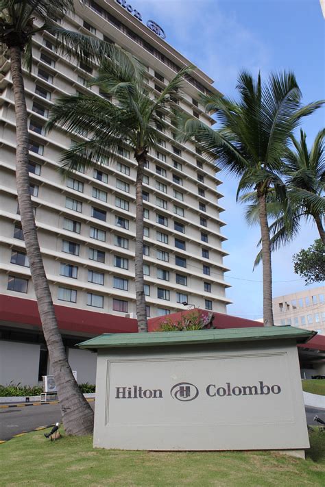 Review: Hilton Colombo - Live and Let's Fly